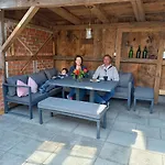 Апартаменты Gaestehaus Schneider Eppishausen