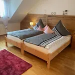 Gaestehaus Schneider Апартаменты *