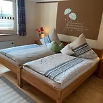 Апартаменты Gaestehaus Schneider Eppishausen
