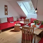 Апартаменты Gaestehaus Schneider Eppishausen